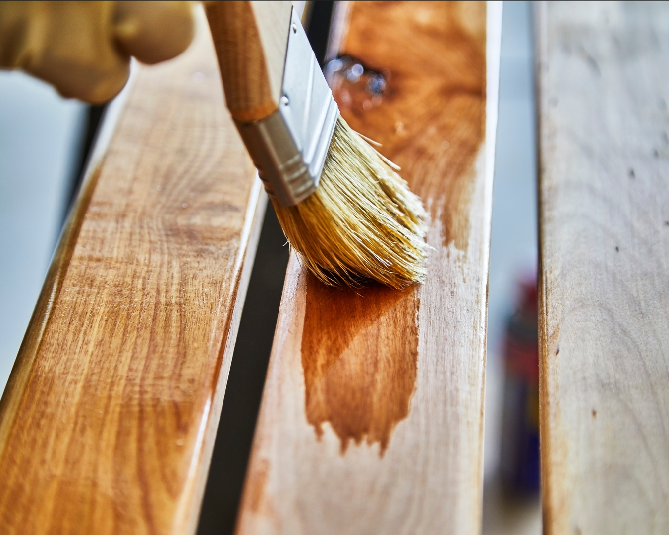 Banner Sơn Gỗ Và Sơn Kim Loại – Giải Pháp Bảo Vệ Và Hoàn Thiện Vật Liệu Trong Nhà Ở