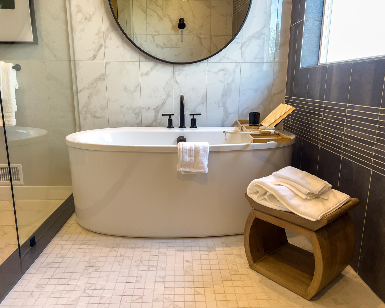 Bồn Tắm – Thiết Bị Mang Lại Không Gian Thư Giãn Cho Phòng Tắm