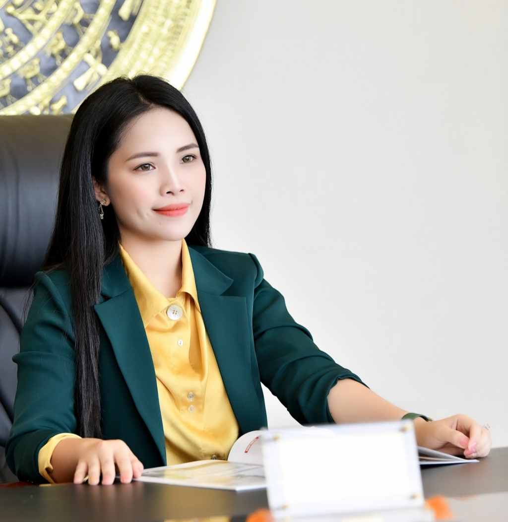 Lệ Quyên - Nhân viên văn phòng